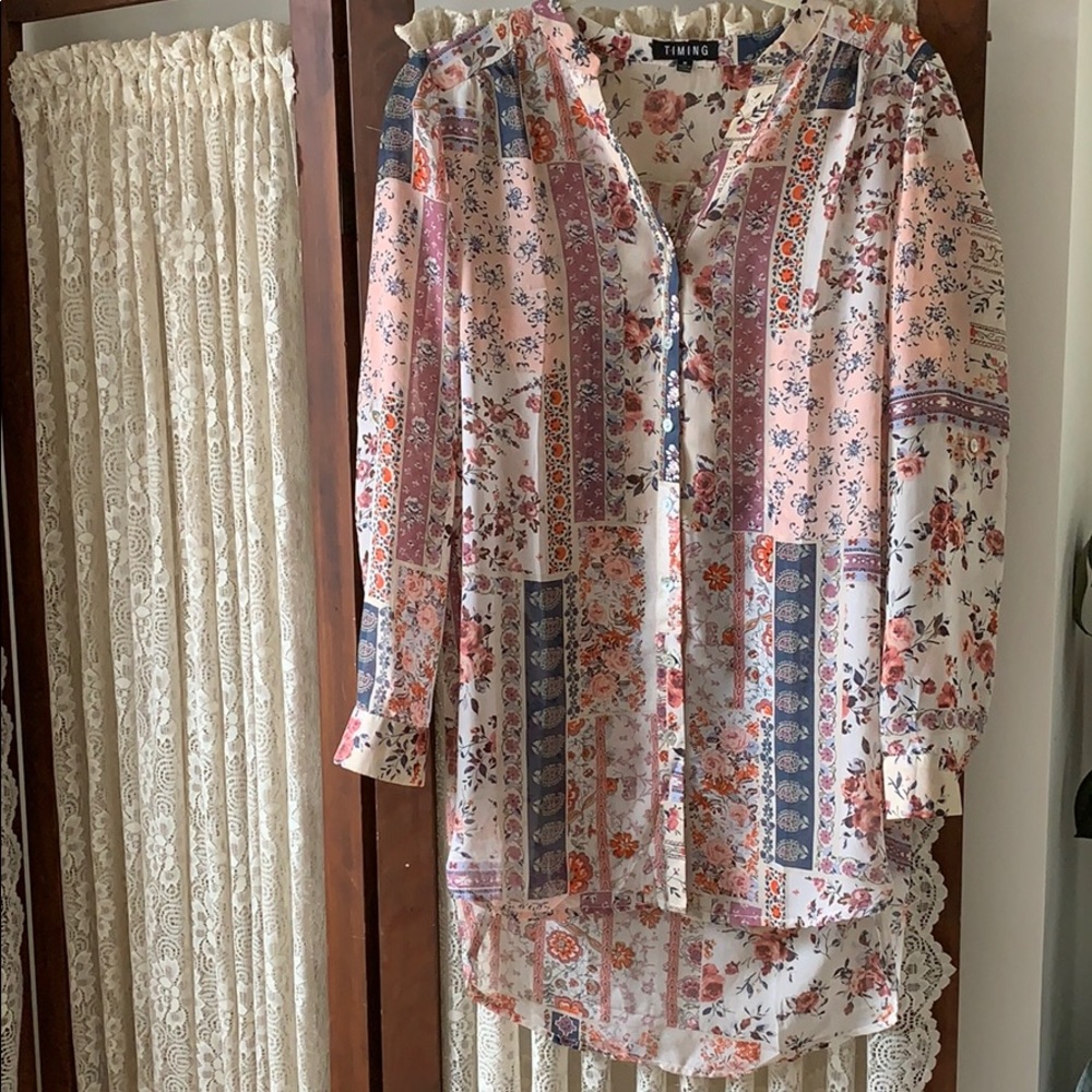 Floral boutique blouse